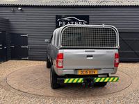 Usado Toyota HiLux Active 144 CV (105 kW) 2015 Plateado Pickup/Camioneta