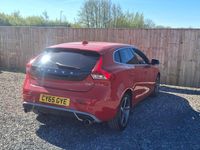 Usado Volvo V40 R-Design 120 HP (88 kW) 2016 Vermelho Citadino