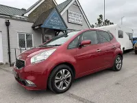 Used Kia Venga 123 HP (90 kW) 2016 Red Hatchback