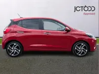 Used Hyundai i10 Premium 65 HP (47 kW) 2023 Red Hatchback