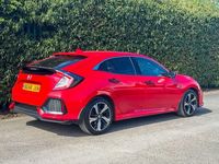 Begagnad Honda Civic EX 126 HK (92 kW) 2018 Röd Halvkombi