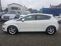 Used Seat Leon Ecomotive 105 HP (77 kW) 2010 White Hatchback
