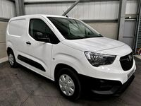 Begagnad Vauxhall Combo 100 HK (73 kW) 2022 Vit Minibuss