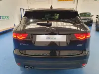 Begagnad Jaguar F-Pace Chequered Flag 180 HK (132 kW) 2019 Svart SUV
