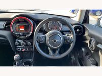 Begagnad Mini Cooper Classic 136 HK (100 kW) 2019 Silver Halvkombi