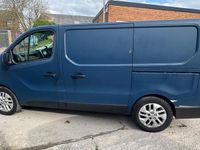 Usado Renault Trafic 2015 Prateado Monovolume