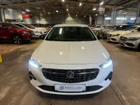 Used Vauxhall Insignia SRi 122 HP (89 kW) 2021 White Hatchback