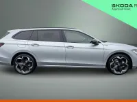 Usado Skoda Superb SportLine 193 HP (141 kW) 2025 Prateado Carrinha