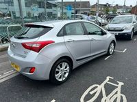 used Hyundai i30 1.6 CRDi Style Nav Hatchback 5dr Diesel Auto Euro 5 (110 ps)