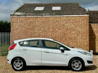 Used Ford Fiesta Zetec 2013 White Hatchback