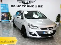 Usado Vauxhall Astra 115 CV (84 kW) 2013 Plateado Utilitario