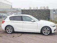Usado BMW 118 Sport Line 2018 Branco Citadino