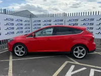 Used Ford Focus Titanium 125 HP (91 kW) 2013 Red Hatchback