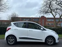 Used Hyundai i10 Premium 87 HP (63 kW) 2015 White Hatchback