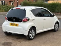 Used Toyota Aygo 68 HP (50 kW) 2011 White Hatchback