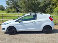 Used Ford Fiesta 75 HP (55 kW) 2015 White Hatchback
