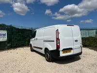 Used Ford Transit Custom 105 HP (77 kW) 2018 White Van