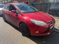 Gebraucht Ford Focus Titanium 2011 Rot Kleinwagen