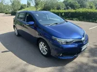Used Toyota Auris Hybrid Business Edition 2017 Blue Hatchback