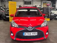 Używany Toyota Yaris 99 KM (72 kW) 2017 Czerwony Hatchback