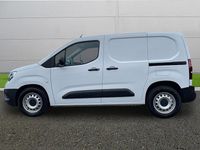 Used Vauxhall Combo 100 kW (136 HP) 2024 White MPV