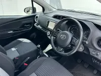 Used Toyota Yaris Design 111 HP (81 kW) 2017 Blue Hatchback
