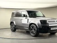 Usado Land Rover Defender SE Dynamic 250 HP (183 kW) 2023 Cinzento SUV