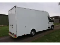 Begagnad Peugeot Boxer Premium 140 HK (102 kW) 2023 Vit Van