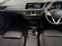 Used BMW 118 Sport Line 134 HP (98 kW) 2022 White Hatchback