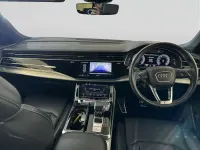 Begagnad Audi Q8 S-Line 340 HK (250 kW) 2022 Silver SUV