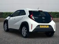 Used Toyota Aygo X PURE 72 HP (52 kW) 2023 White SUV