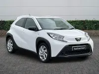 Used Toyota Aygo X PURE 72 HP (52 kW) 2024 White SUV
