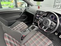 Begagnad VW Golf VII GTI 2019 Vit Halvkombi