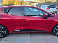 Used Renault Clio IV Dynamique 2017 Red Hatchback