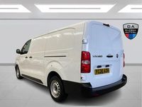 Used Vauxhall Vivaro Edition 120 HP (88 kW) 2020 White MPV