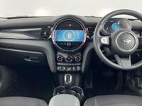 Begagnad Mini Cooper Classic 136 HK (100 kW) 2022 Grå Halvkombi