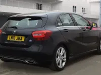 Begagnad Mercedes A180 2016 Svart Halvkombi