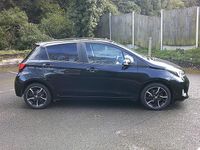 Used Toyota Yaris Design 99 HP (72 kW) 2016 Black Hatchback