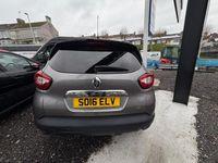 Usado Renault Captur Dynamique 90 HP (66 kW) 2016 Cinzento SUV