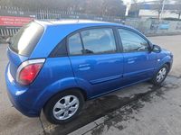 Begagnad Kia Rio 95 HK (69 kW) 2010 Blå Halvkombi