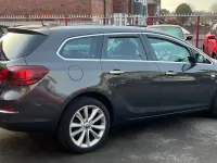 Second-hand Vauxhall Astra 165 CP (121 kW) 2012 Gri Break