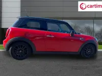 Usado Mini Cooper Classic 136 CV (100 kW) 2019 Rojo Utilitario