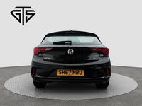 Second-hand Vauxhall Astra SRi 2017 Negru Hatchback