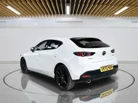 Begagnad Mazda 3 Inclusive 180 HK (132 kW) 2020 Vit Halvkombi