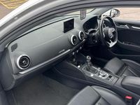 Used Audi A3 e-tron Advanced 204 HP (150 kW) 2020 White Hatchback