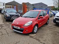 Used Renault Clio IV Expression+ 75 HP (55 kW) 2012 Red Hatchback