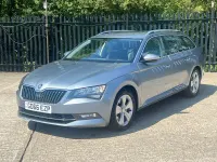 Usado Skoda Superb SE 150 CV (110 kW) 2016 Gris Familiar