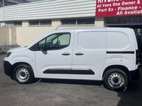 Usado Peugeot Partner Premium 131 HP (96 kW) 2024 Branco Monovolume