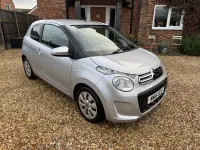Usado Citroën C1 Feel 82 HP (60 kW) 2016 Cinzento Citadino