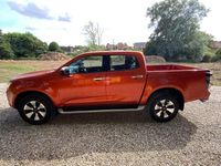 Used Isuzu Pick up 164 HP (120 kW) 2021 Orange Pickup
